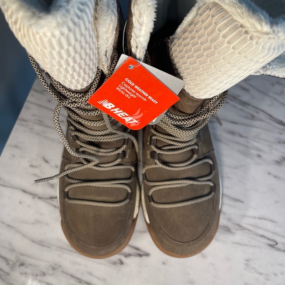 New Balance Brown and White Winter Boots - Picture 4 of 6